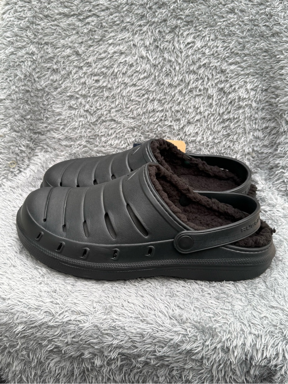 Rugged Shark Men's 11 Black Fleece-Lined Slip-On Clogs with Heel Strap‎ New